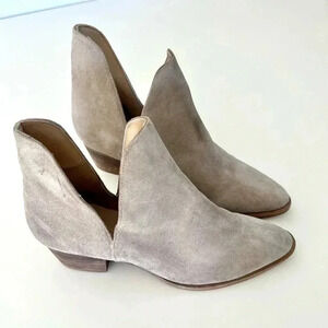 Free People‎ Charm Double V Tan Suede Ankle Boots Size 39.5